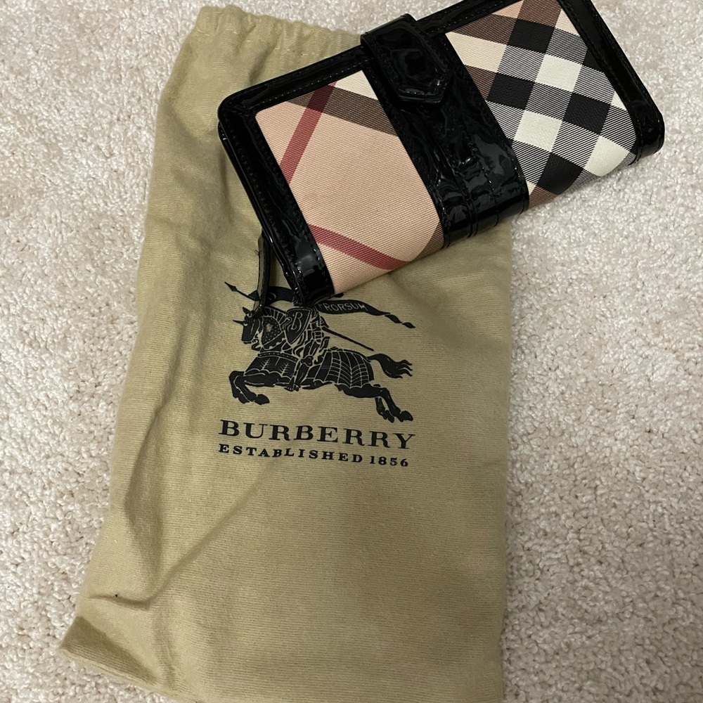 Authentic Burberry Supernova Print Wallet.  Excellent Used Condition
